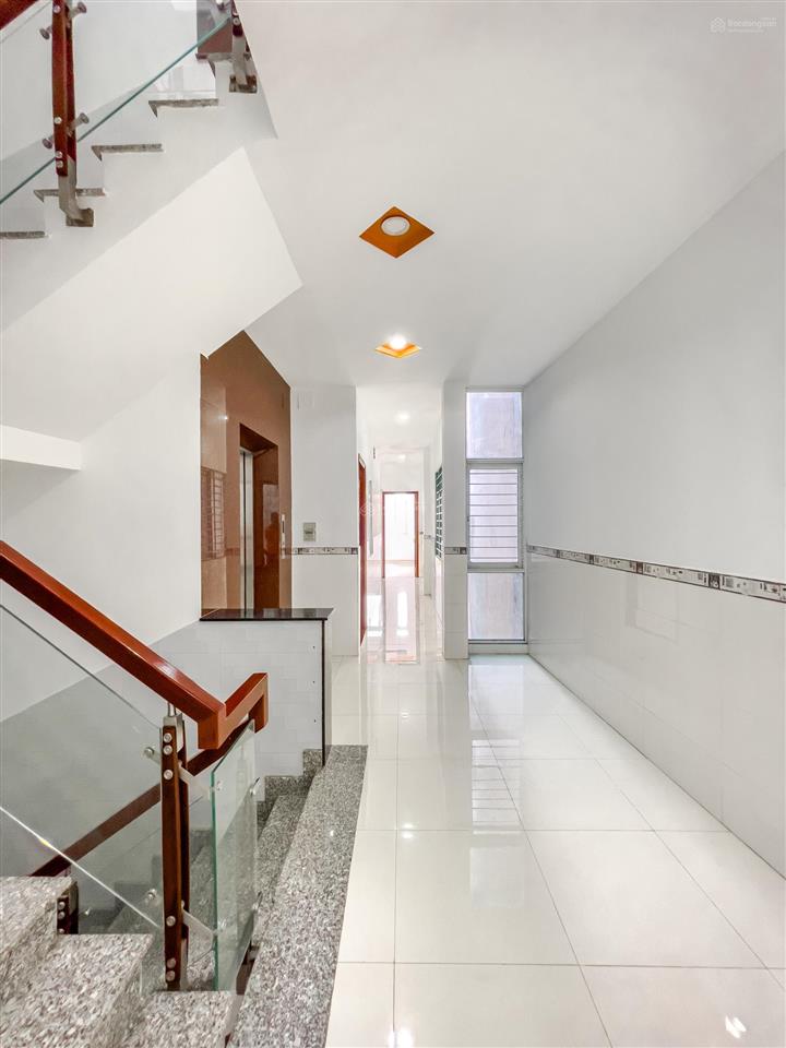 Nhà 4 lầu 4,5x23m, 8pn, 8wc, có thang máy, mt kinh doanh đa ngành nghề, giá 15 tỷ tl cực mạnh