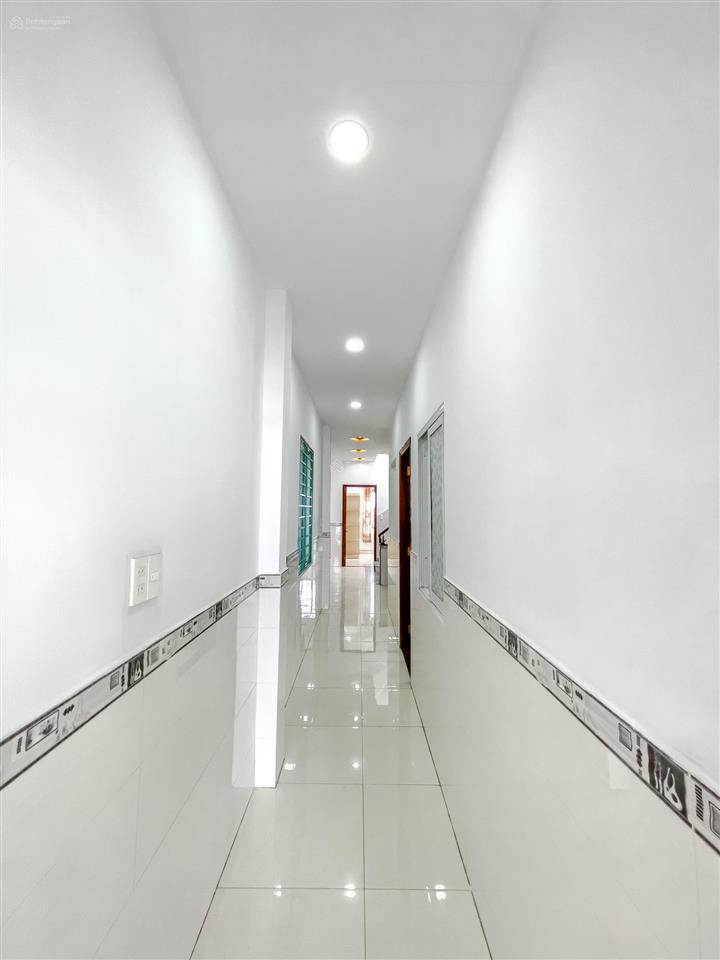 Nhà 4 lầu 4,5x23m, 8pn, 8wc, có thang máy, mt kinh doanh đa ngành nghề, giá 15 tỷ tl cực mạnh
