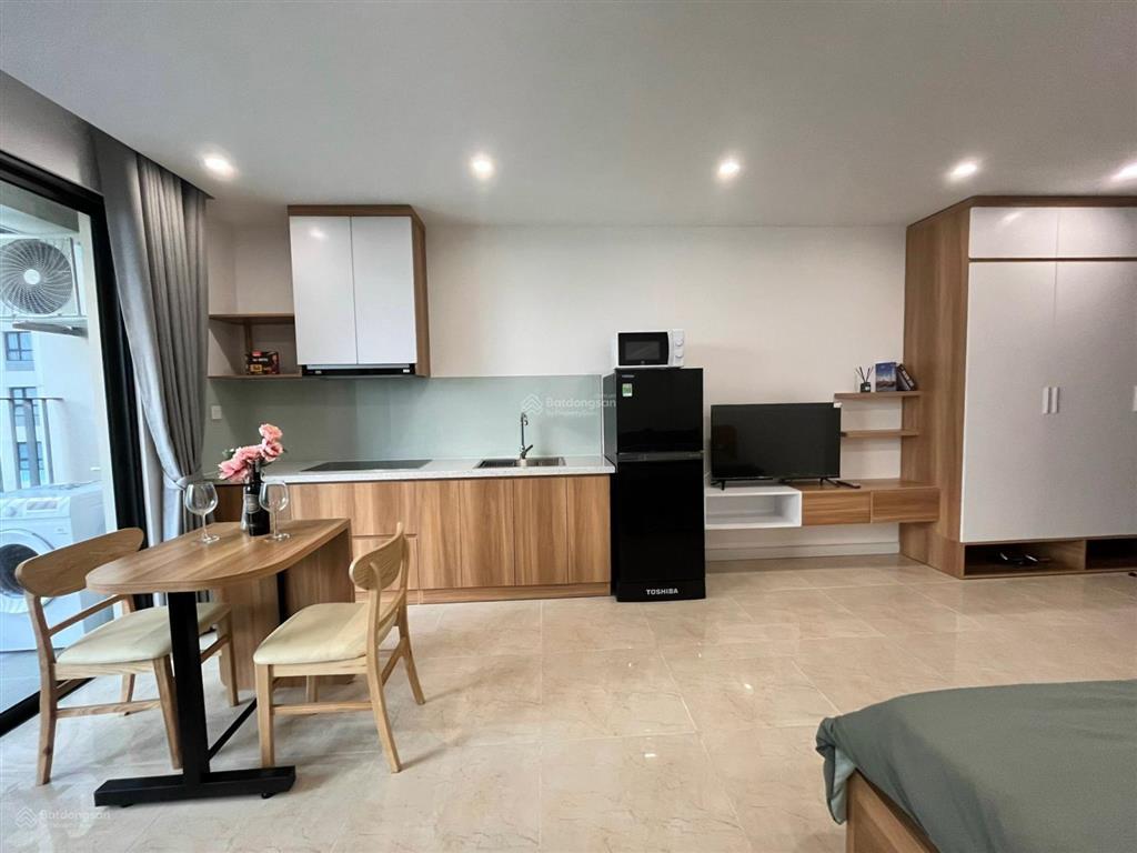 Giá cạnh tranh. cho thuê quỹ căn studio giá tốt 12 triệu/tháng. tại vinhomes d'capitale.  0929 666 ***