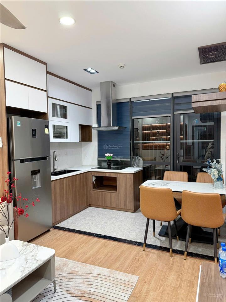 Em thi chuyên cho thuê chính chủ 2pn giá từ 14 triệu. tại home city 177 trung kính. xem nhà 24/7.