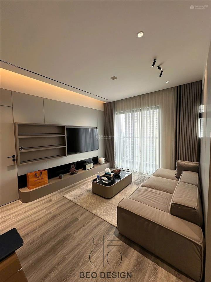 Giá rẻ nhất. cho thuê chính chủ 3pn full 148m2 giá chỉ từ 22 triệu. discovery complex 302 cầu giấy