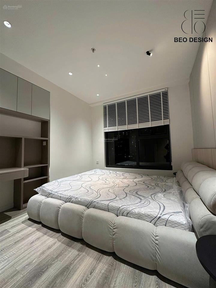 Giá rẻ nhất. cho thuê chính chủ 3pn full 148m2 giá chỉ từ 22 triệu. discovery complex 302 cầu giấy