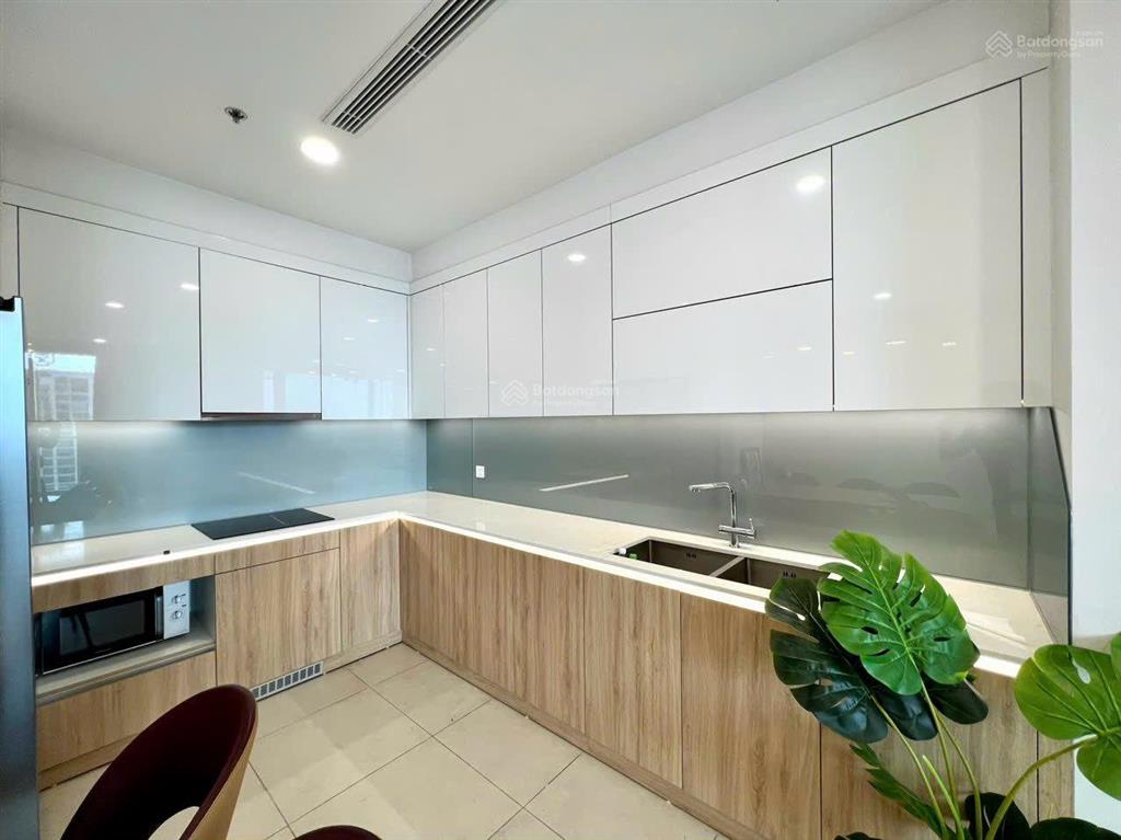 Giá rẻ căn 4pn 154m2 siêu rộng. giá 23 triệu. em thi chuyên cho thuê sunshine center 16 phạm hùng