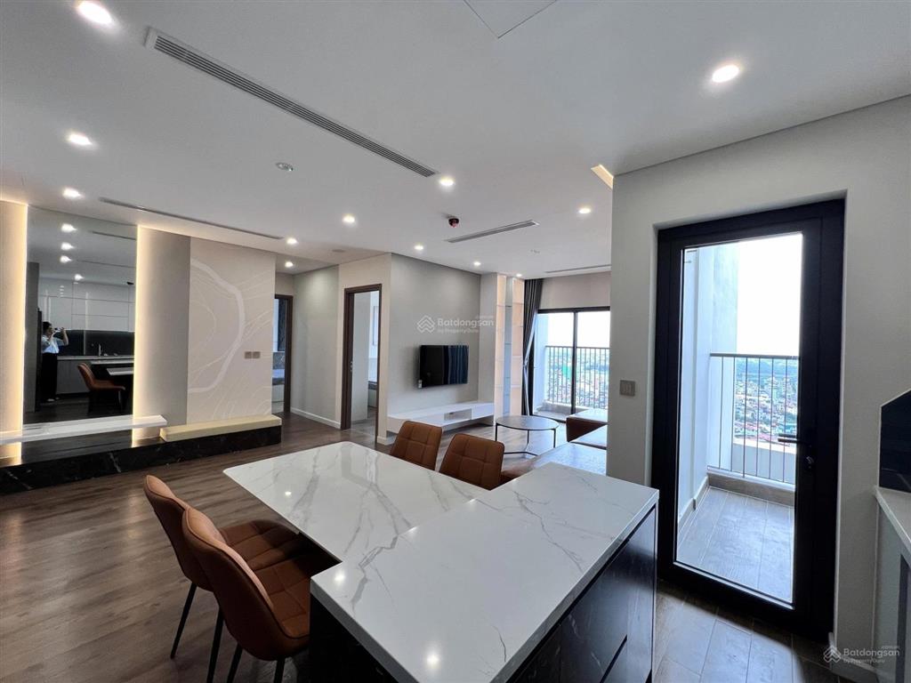 Em có căn 2 ngủ cho thuê chính chủ. giá 16 triệu. tại hoàng thành pearl, 55 nguyễn văn giáp