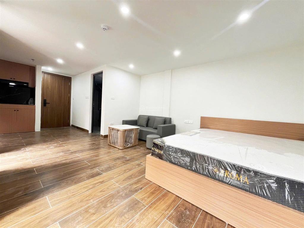 Gấp!! cho thuê căn hộ dịch vụ 35m2, 7 triệu  oto đỗ cửa tại lạc long quân, quận tây hồ