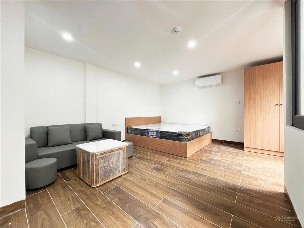 Gấp!! cho thuê căn hộ dịch vụ 35m2, 7 triệu  oto đỗ cửa tại lạc long quân, quận tây hồ