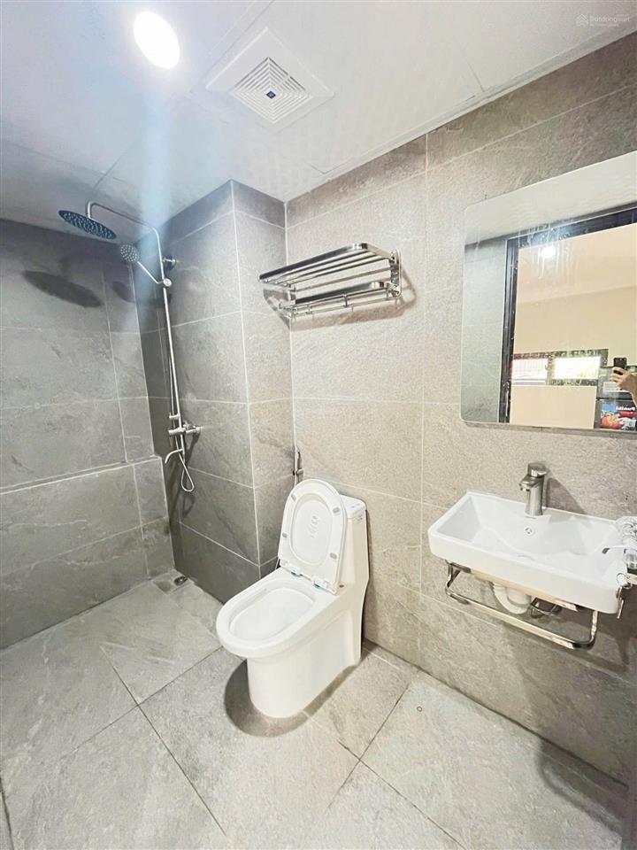 Gấp!! cho thuê căn hộ dịch vụ 35m2, 7 triệu  oto đỗ cửa tại lạc long quân, quận tây hồ