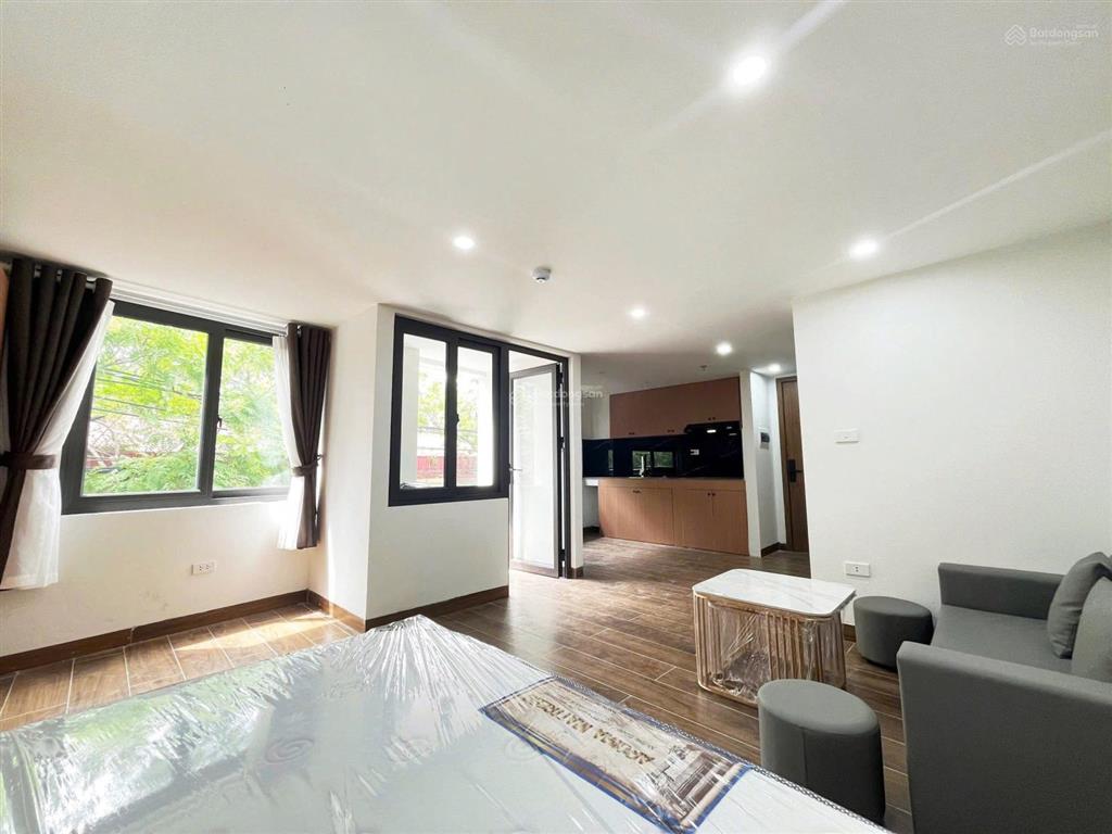 Gấp!! cho thuê căn hộ dịch vụ 35m2, 7 triệu  oto đỗ cửa tại lạc long quân, quận tây hồ