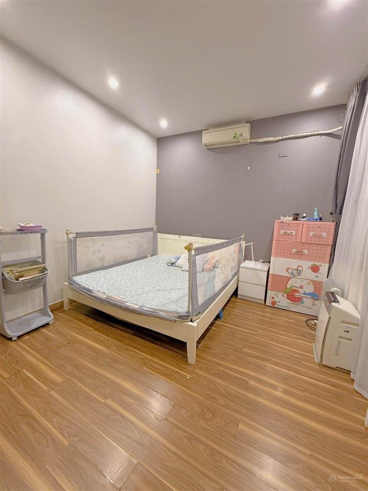 Bán nhà phố tân mai ô tô vào nhà  lô góc 2 mặt ngõ  sân vườn xanh mát  ở siêu sướng