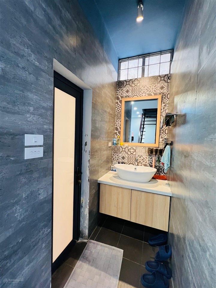 Bán nhà phố giải phóng 40m2 5 tầng kinh doanh gara ô tô.