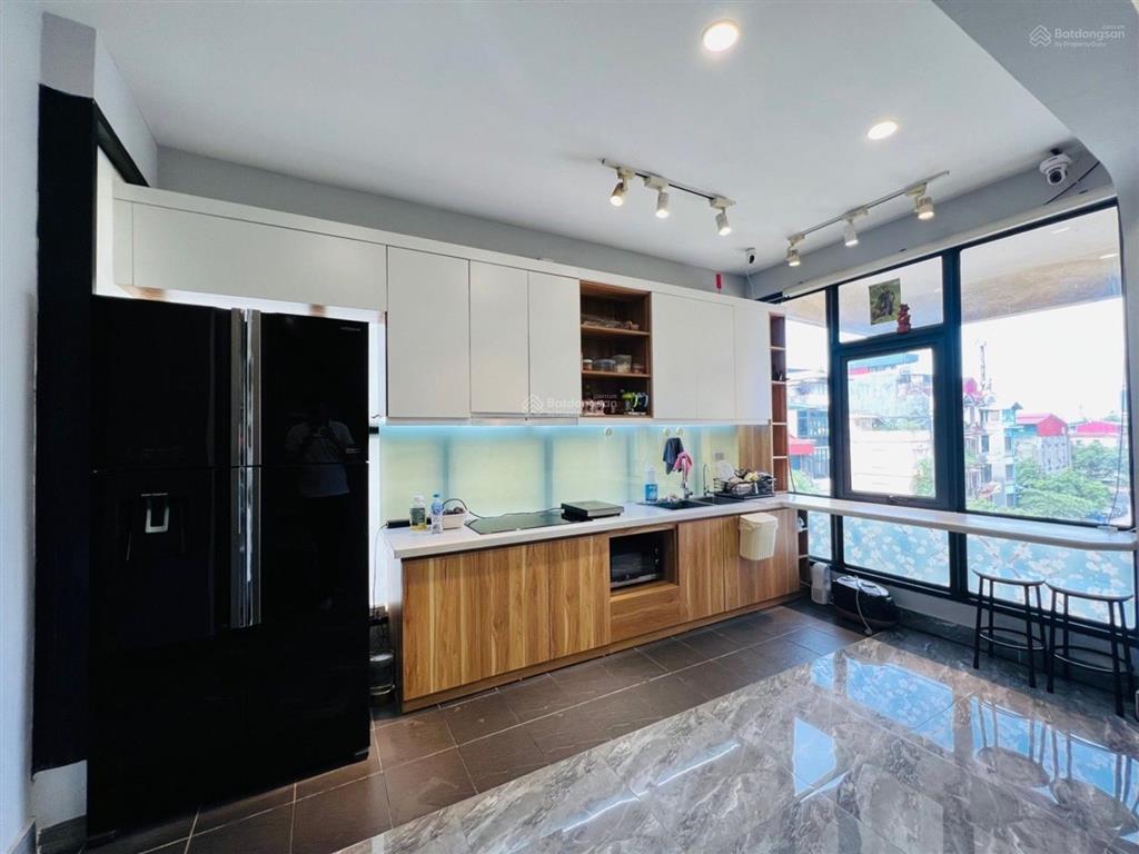 Bán nhà phố giải phóng 40m2 5 tầng kinh doanh gara ô tô.