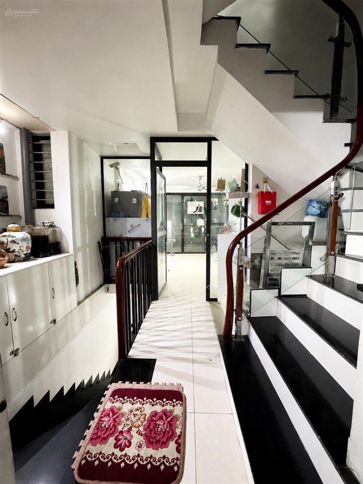 Bán nhà riêng tại minh khai, 11,2 tỷ, 100m2, 9pn, 10wc, pháp lý đầy đủ, giá siêu hời!