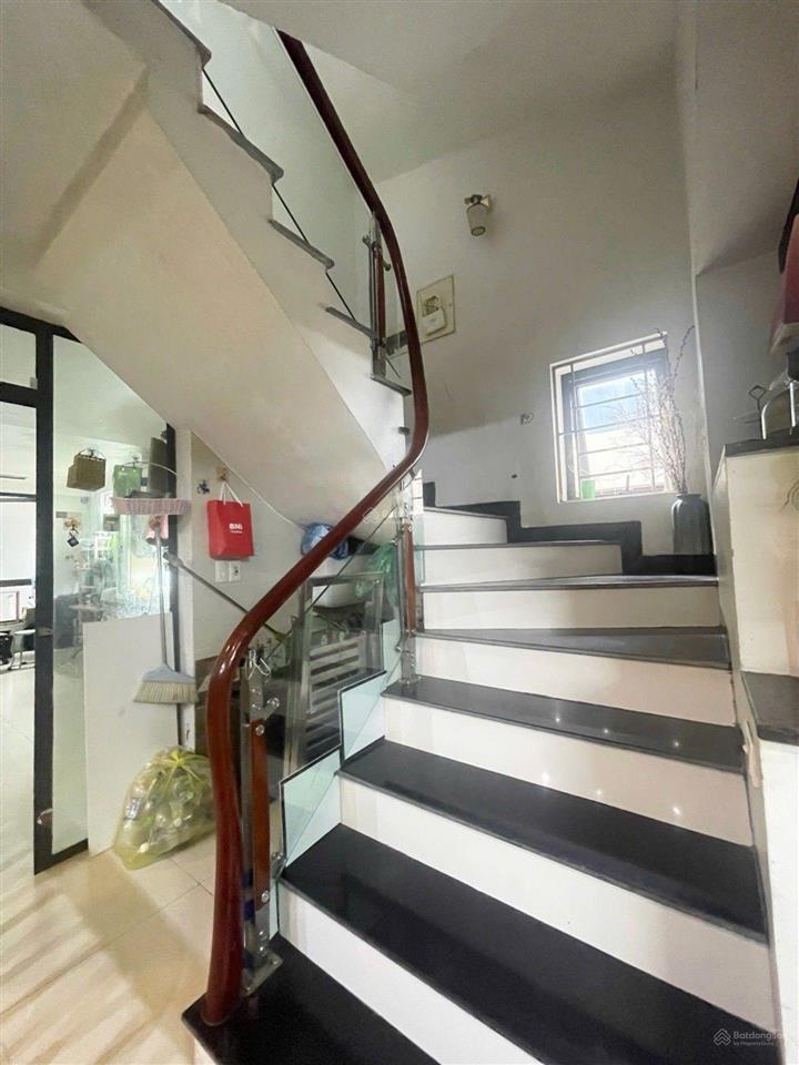 Bán nhà riêng tại minh khai, 11,2 tỷ, 100m2, 9pn, 10wc, pháp lý đầy đủ, giá siêu hời!