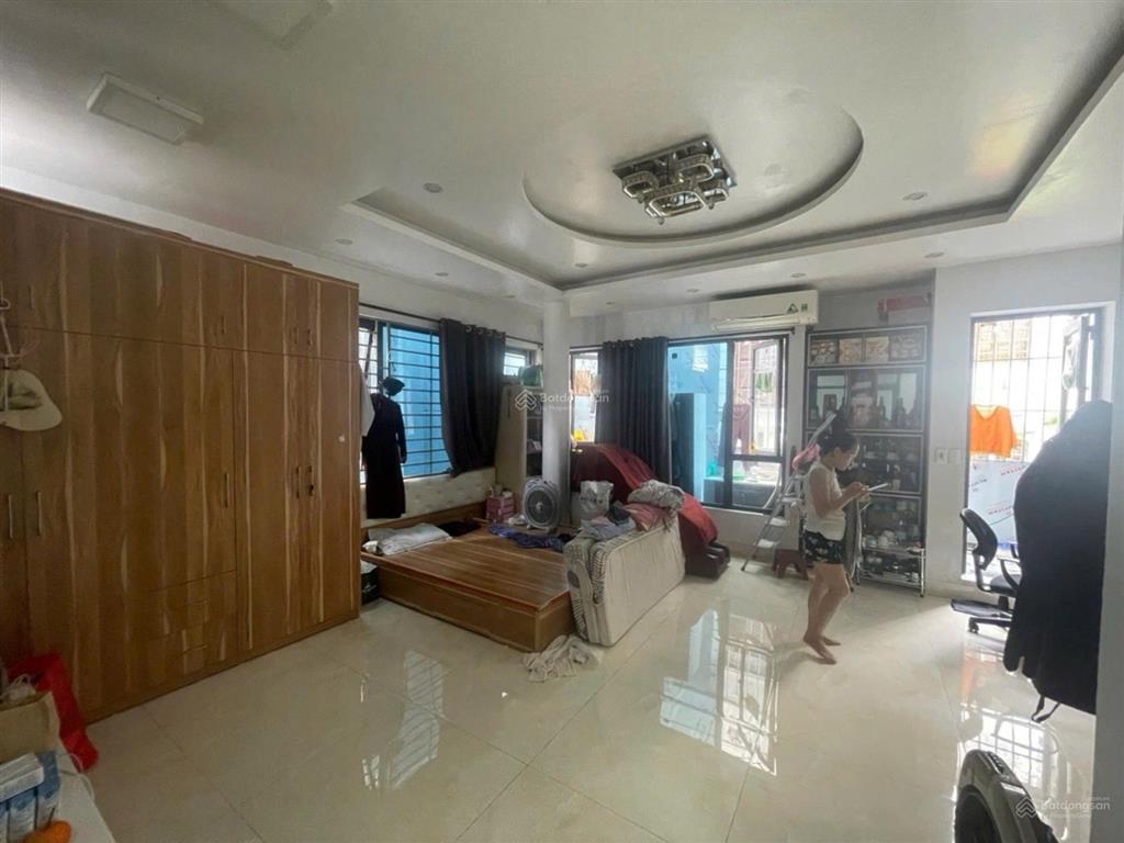Bán nhà riêng tại minh khai, 11,2 tỷ, 100m2, 9pn, 10wc, pháp lý đầy đủ, giá siêu hời!
