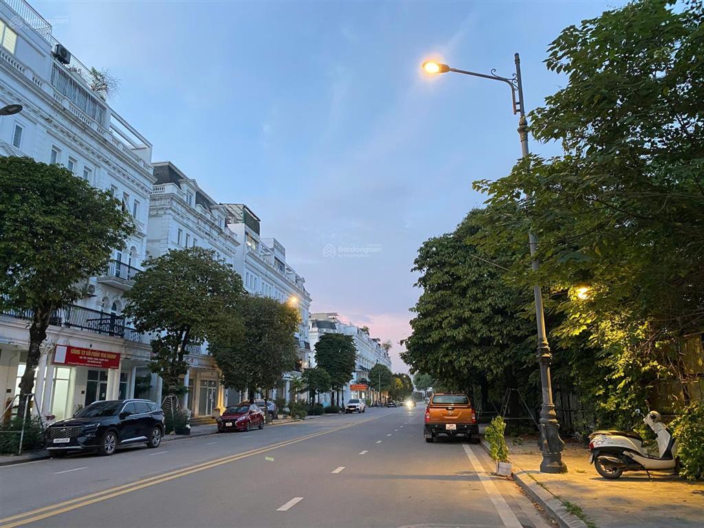 Bán gấp lk louis city trục chính kđt  đường 16m, vỉa hè 5m  view trường quốc tế