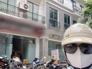 Chính chủ bán nhanh căn liền kề kđt phùng khoang, nhỉnh 18 tỷ, vị trí kd đỉnh, vỉa hè rộng