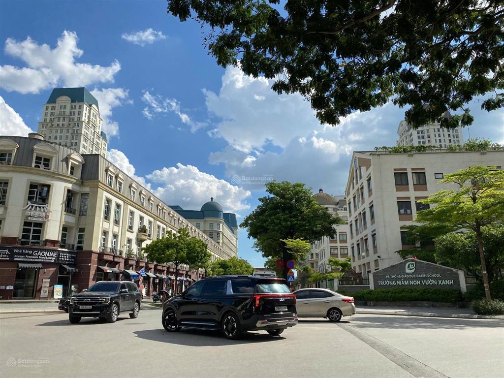 Bán nhanh căn mặt đường hoàng trọng mậu, trần văn lai kđt the manor  giá hiện tại chỉ 180,95tr/m²
