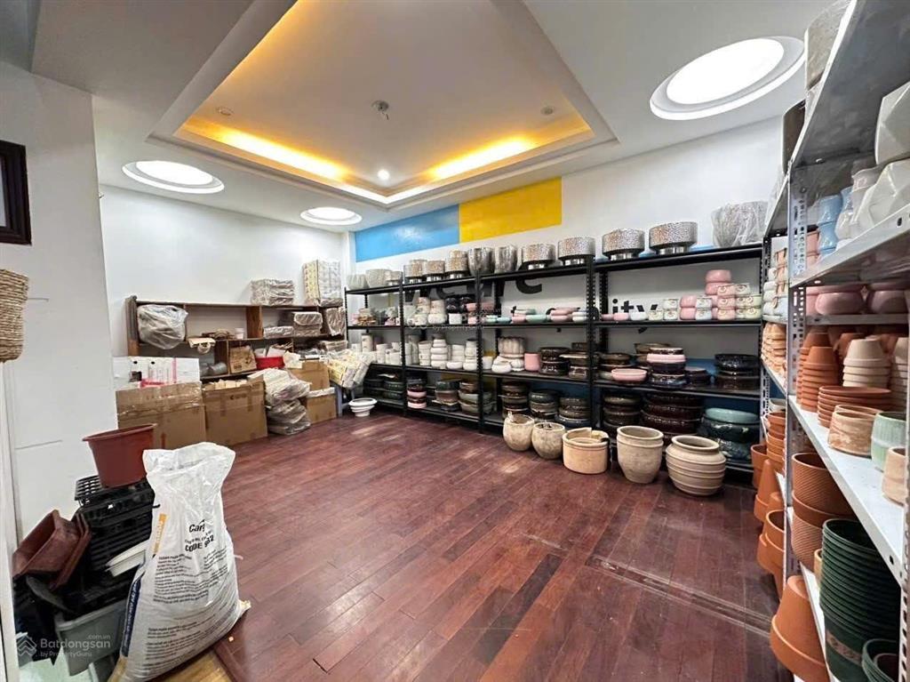Siêu hiếm kđt trung hòa, trung kính, 80m, mt6m, vỉa hè ô tô tránh đỗ ngày đêm, vị trí trung tâm