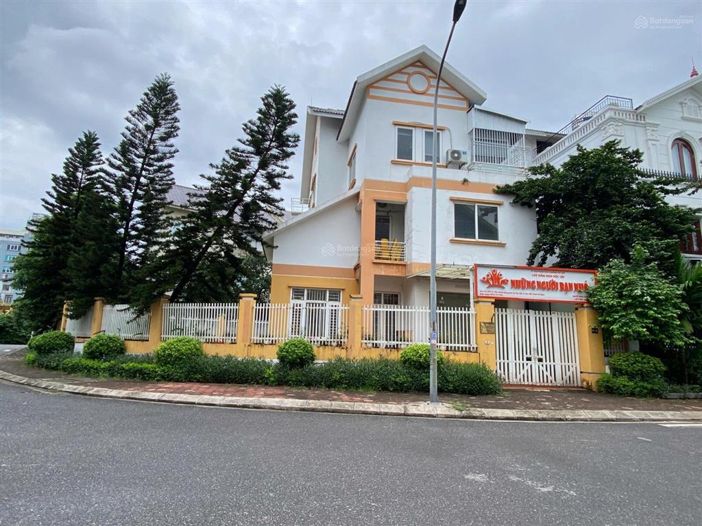 Chỉ hơn 20 tỷ sở hữu ngay biệt thự vị trí đẹp hàng xóm vinhomes lô góc 4 mặt thoáng 230m hoàn thiện