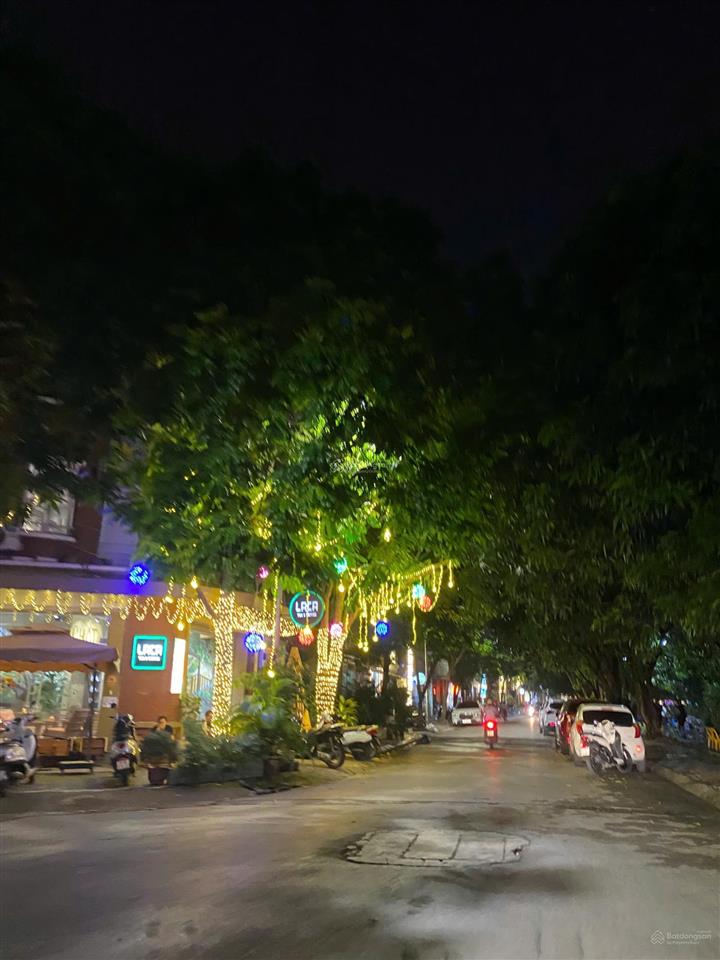 Lk phùng khoang chỉ hơn 20 tỷ cạnh làng việt kiều châu âu 100m² * 4 tầng * mt 8m siêu đẹp full nt