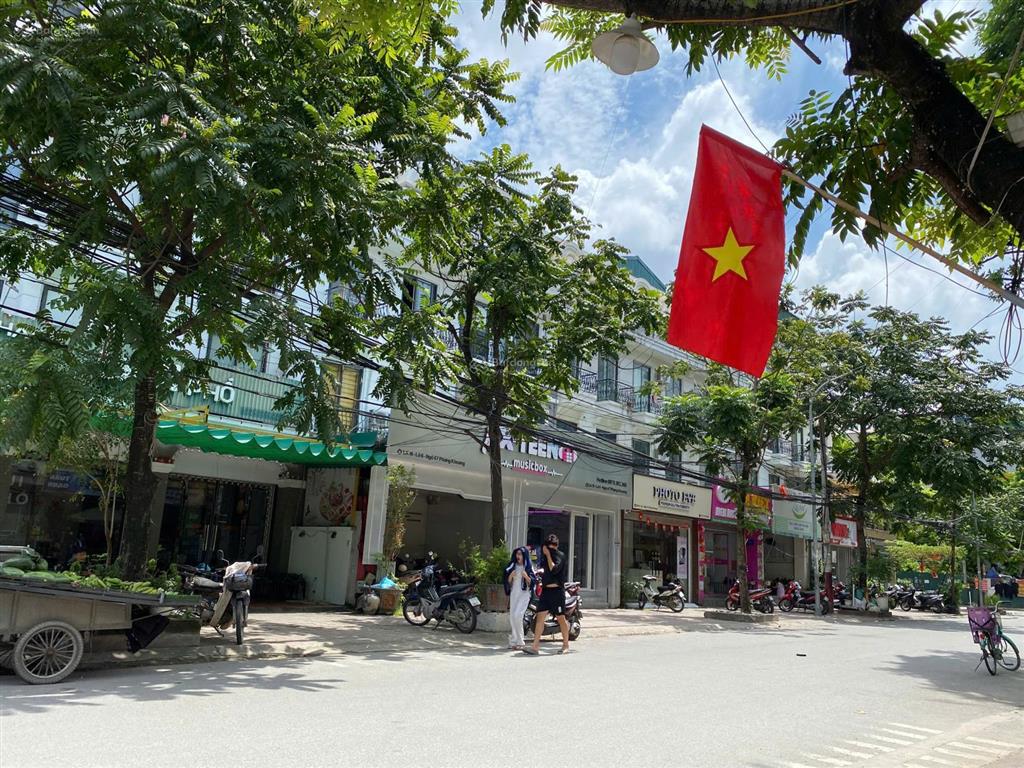 Lk phùng khoang chỉ hơn 20 tỷ cạnh làng việt kiều châu âu 100m² * 4 tầng * mt 8m siêu đẹp full nt