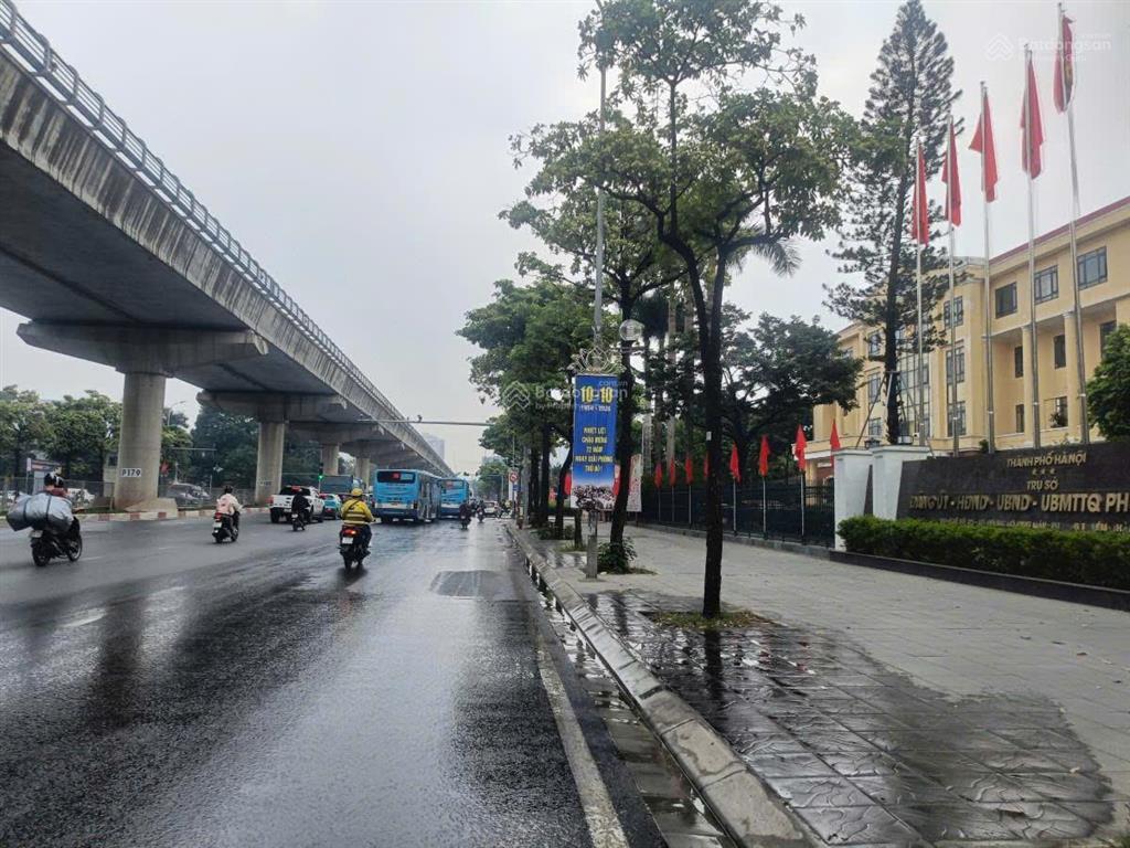 Chỉ hơn 20 tỷ mặt phố hồ tùng mậu, vỉa hè đá bóng, vị trí đẹp khu vực, kinh doanh ngày đêm