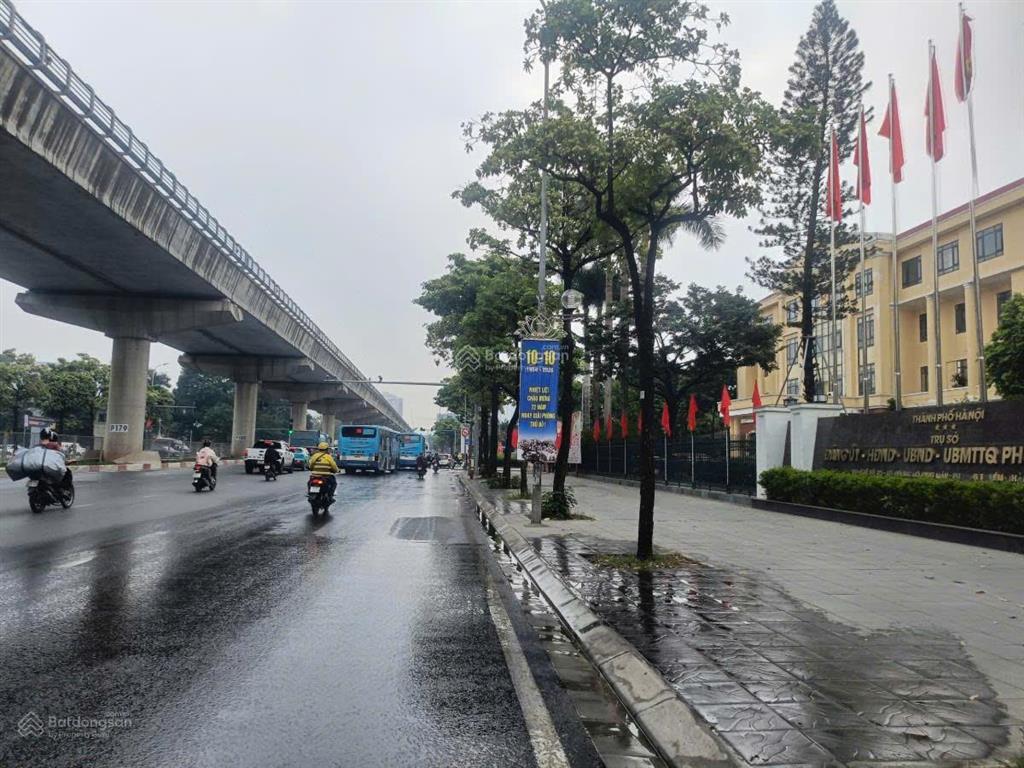 Chỉ hơn 20 tỷ mặt phố hồ tùng mậu, vỉa hè đá bóng, vị trí đẹp khu vực, kinh doanh ngày đêm