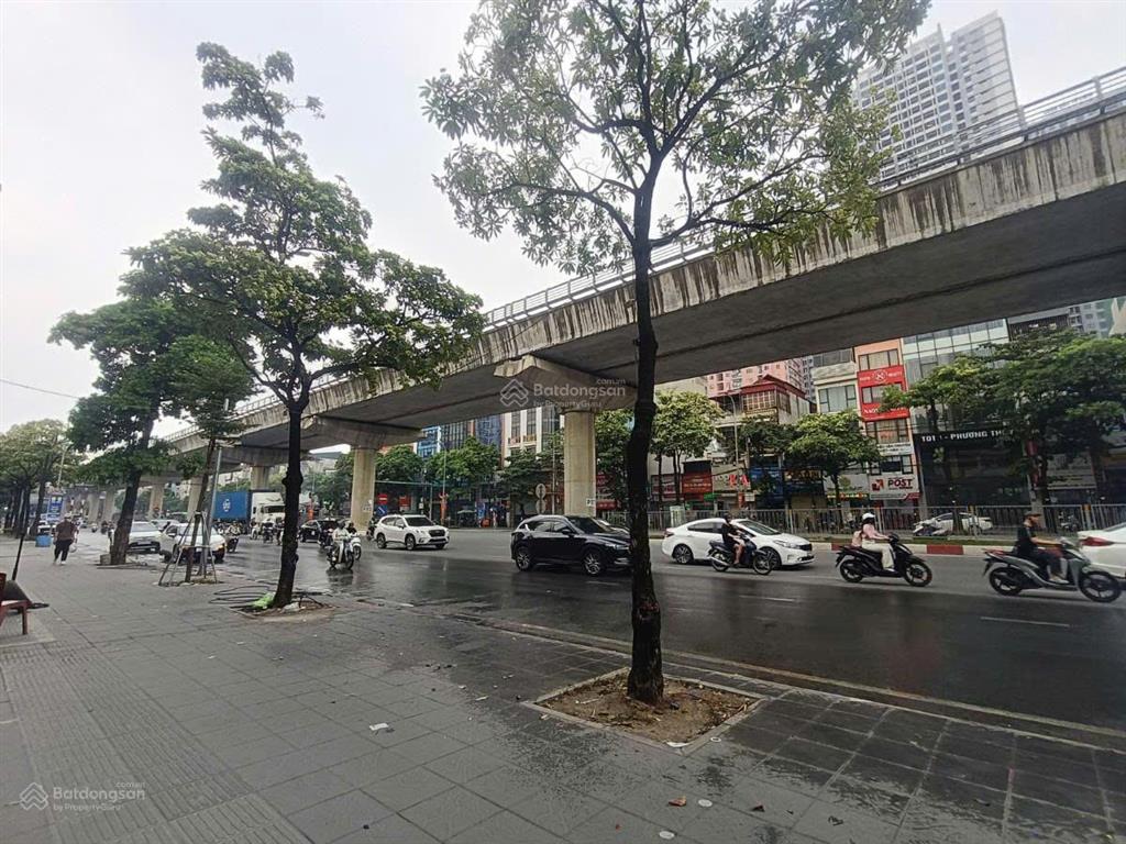 Chỉ hơn 20 tỷ mặt phố hồ tùng mậu, vỉa hè đá bóng, vị trí đẹp khu vực, kinh doanh ngày đêm
