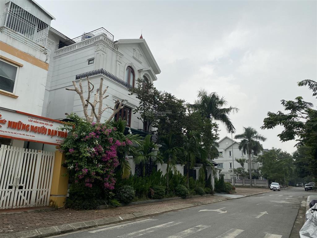 116tr/m  biệt thự lô góc 4 mặt thoáng  3 mặt ô tô chạy vòng quanh đậu đỗ ngày đêm chủ thiện chí
