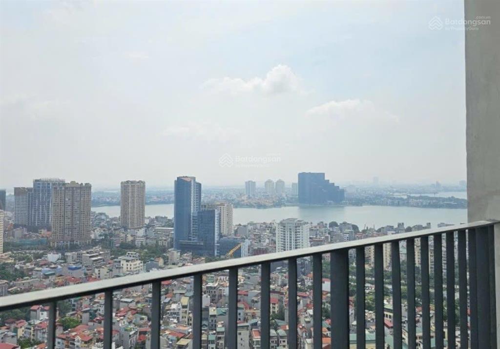 Cần bán gấp căn góc 154m2 tầng cao view hồ tây! giá 16.x tỷ có thương lượng