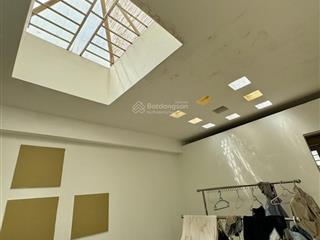 Trung tâm quận 3  lê văn sỹ trần quang diệu  4 tầng  chỉ 9 tỷ