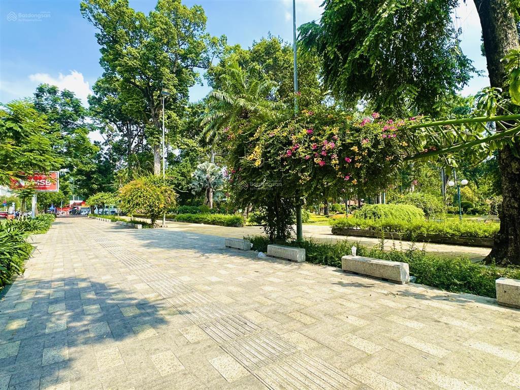 Bán nhà quận 3 đối diện cv tao đàn gần với dinh độc lập 5 tầng chào 13.99 tỷ