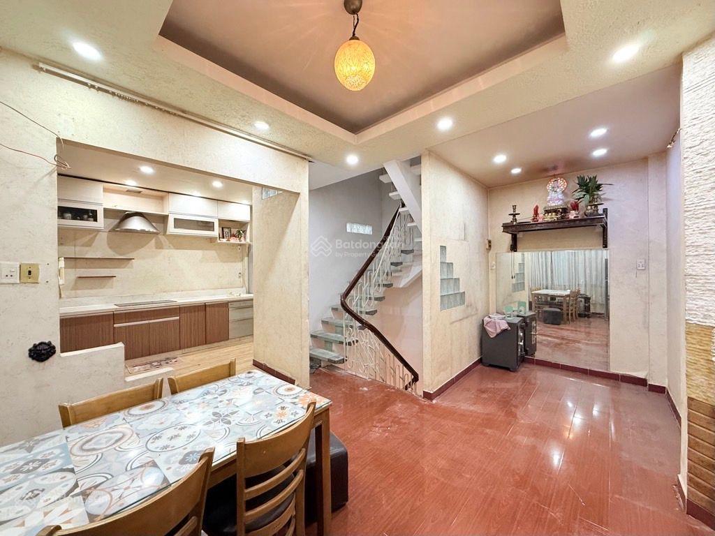 Quận 1  nguyễn thị minh khai  5 tầng  36m2  chỉ 9.9 tỷ