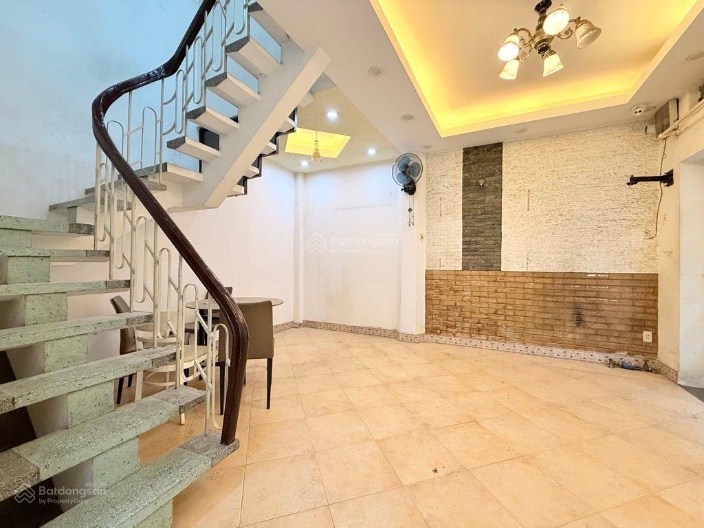 Quận 1  nguyễn thị minh khai  5 tầng  36m2  chỉ 9.9 tỷ