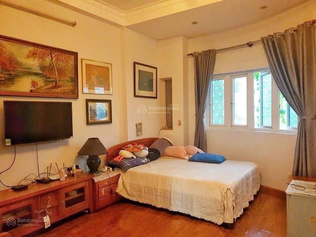 11 tỷ  5 tầng  góc 2mt không lộ giới  ngay lê văn sỹ