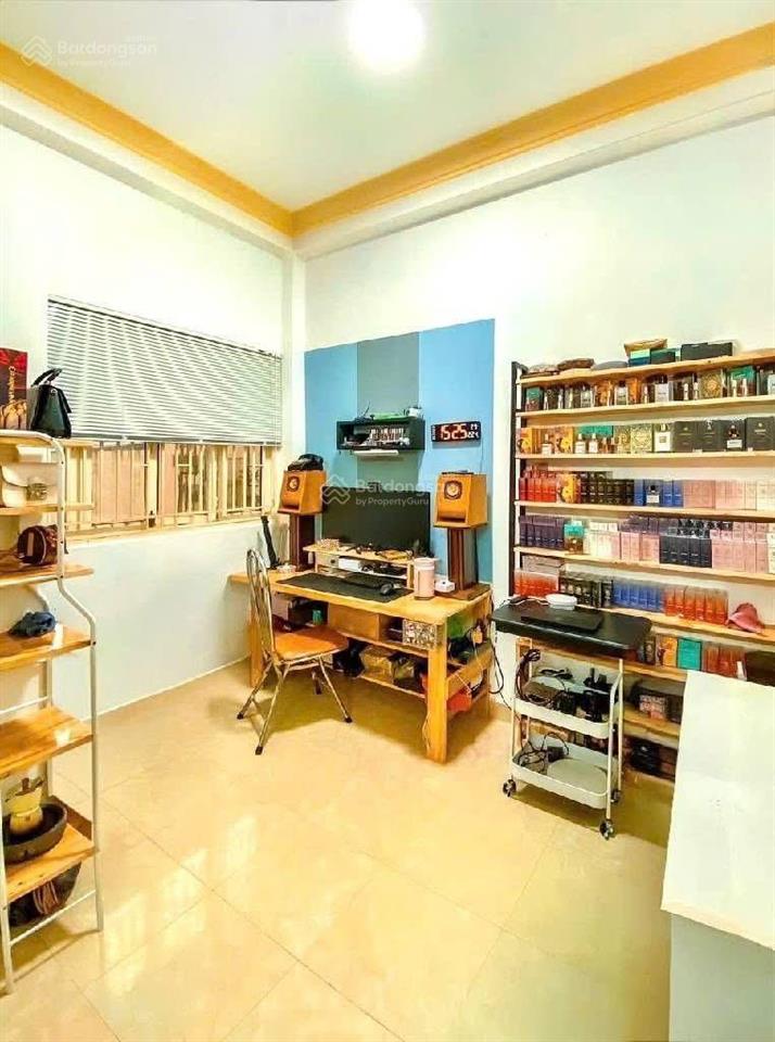 11 tỷ  5 tầng  góc 2mt không lộ giới  ngay lê văn sỹ