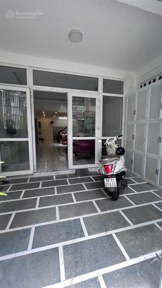 Bán nhà út tịch phường 4  4,5m x 14,2m = 73m2 3 tầng  chỉ 9.5 tỷ