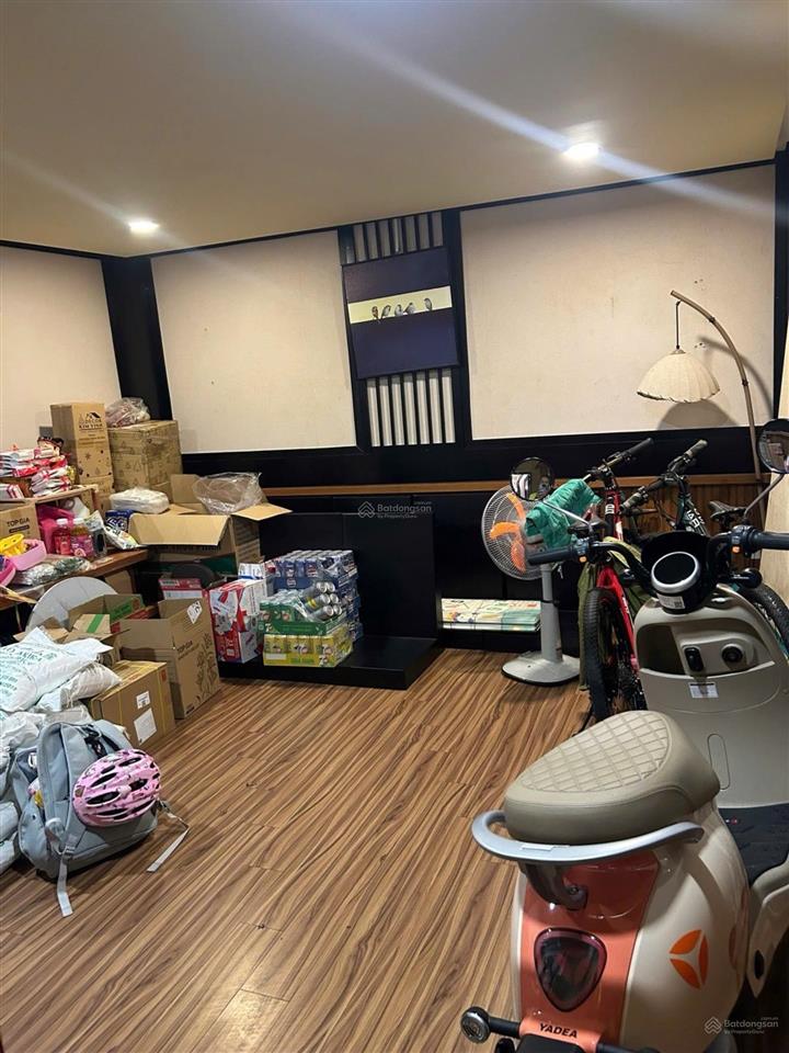 Khu phân lô lê văn sỹ  gần sân bay  73m2 x 5 tầng  chào bán 14.3 tỷ còn thương lượng.