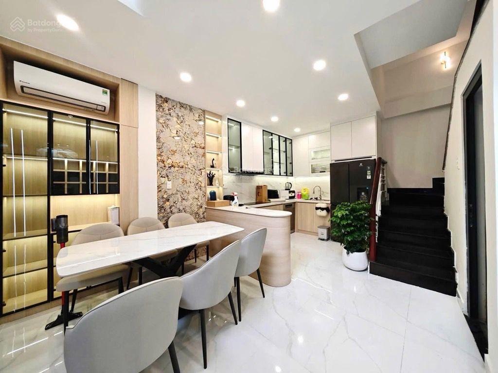 Nguyễn đình chiểu quận 3 4 tầng  full nội thất chỉ 8.4 tỷ