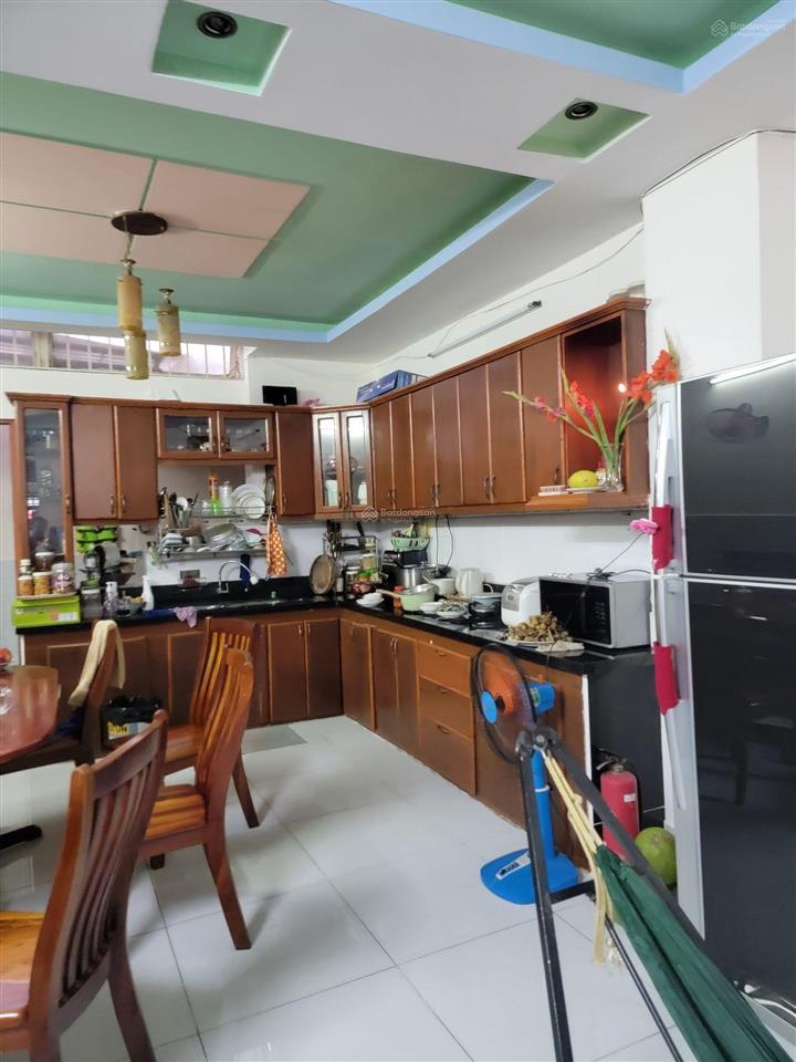Mặt tiền đường bắc hải quận 10  98m²  4 tầng  đang cho thuê 45 triệu / tháng