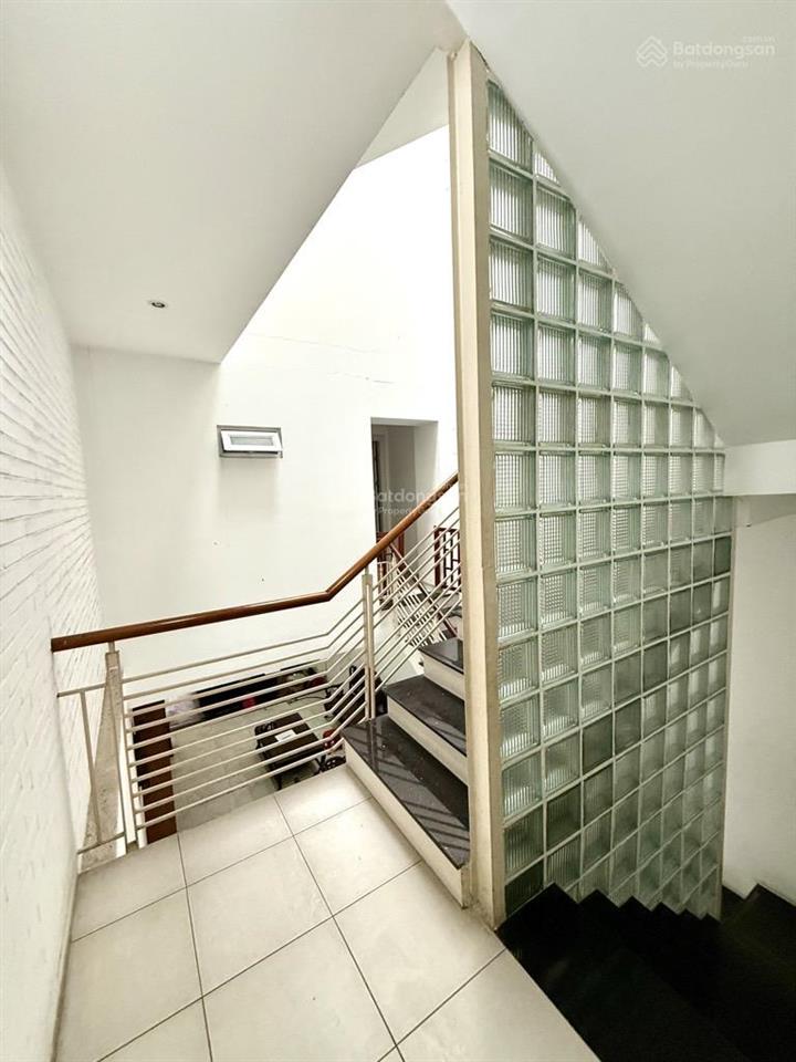 Bán nhà quận 3  150m ra lê văn sỹ 115m2 (4,1 x 28) vị trí kinh doanh tốt