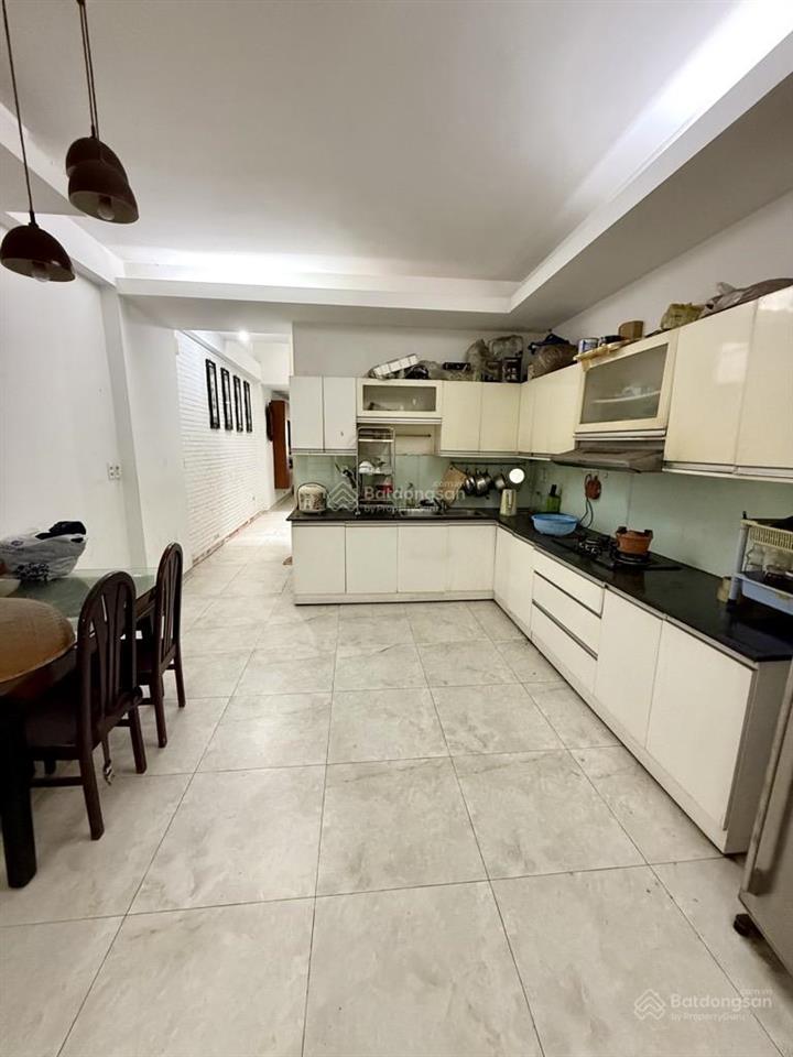 Bán nhà quận 3  150m ra lê văn sỹ 115m2 (4,1 x 28) vị trí kinh doanh tốt