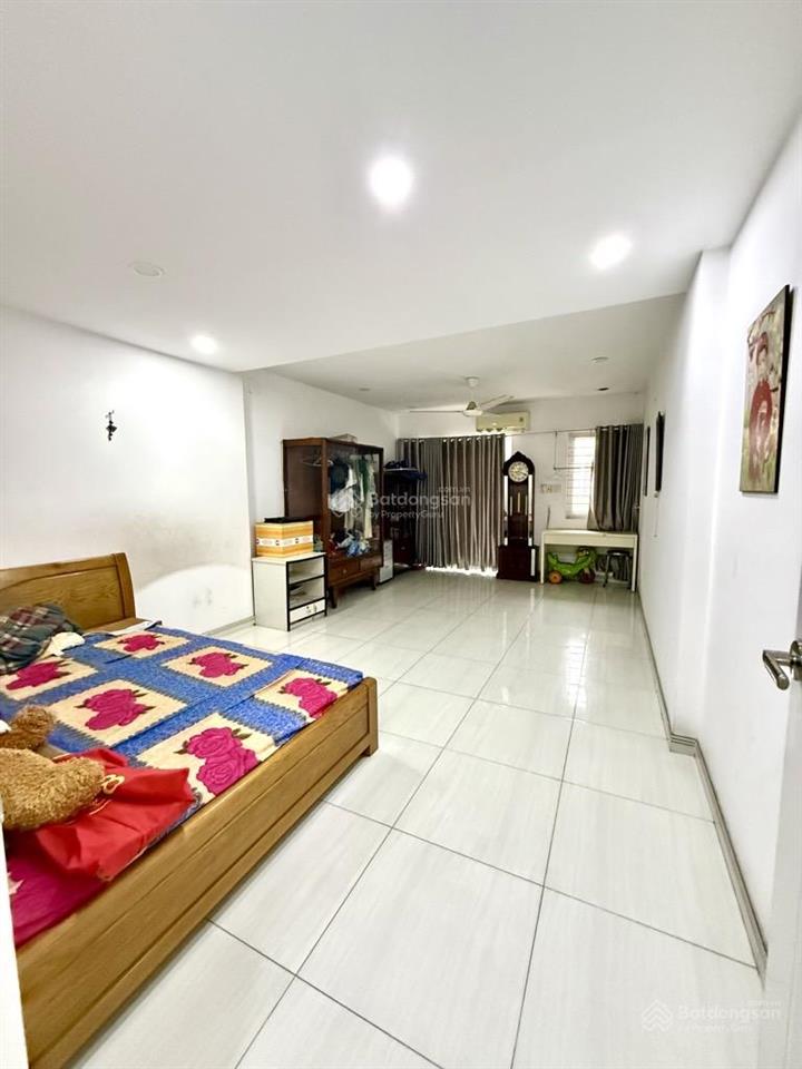Bán nhà quận 3  150m ra lê văn sỹ 115m2 (4,1 x 28) vị trí kinh doanh tốt
