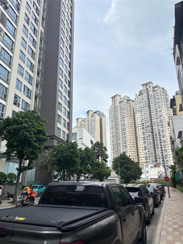 Bán căn hộ vinhomes landmark 3  49m2  8.2 tỷ