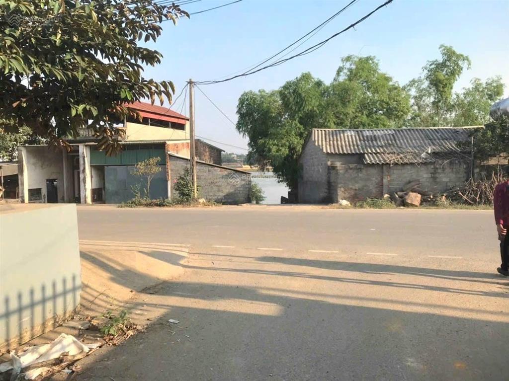 Tôi cần bán mảnh đất 100m2 full thổ cư tại trung tâm hoà lạc gần metro 5