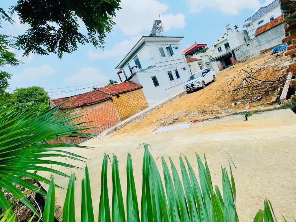 Thấp hơn 3 giá xung quanh. chính chủ mảnh đất 100m2 giá 2 tỷ 350 gần khu cnc