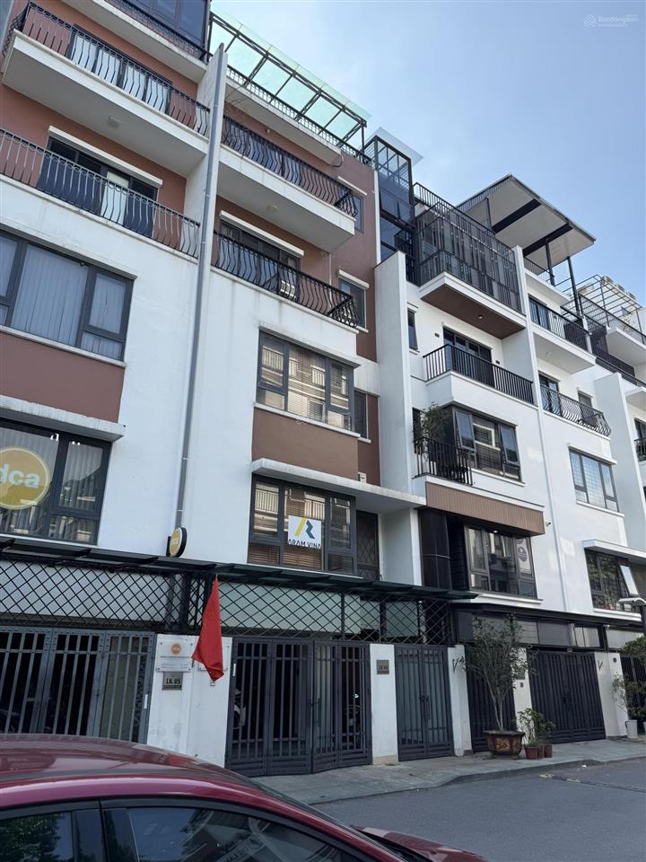 Siêu phẩm hàng hiếm bt romantic park tây hồ tây, 112m2 giá 415tr/m2 giá thương lượng thêm.