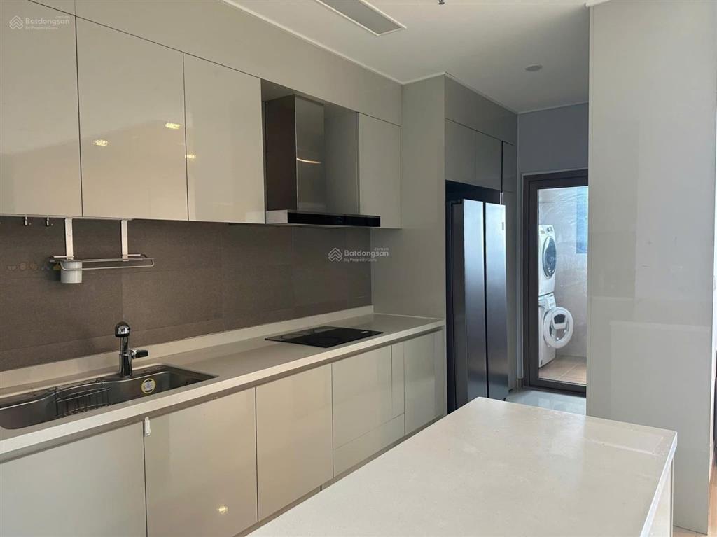 Bán căn 96m h9 starlake tây hồ tây giá 15tỷ sẵn sổ đỏ giao dịch, view đẹp. siêu hiếm