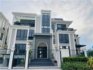 Bán biệt thự cạnh starlake tây hồ tây xây 4 nổi + có hầm full đất, an ninh cực tốt, chỗ đỗ rộng rãi