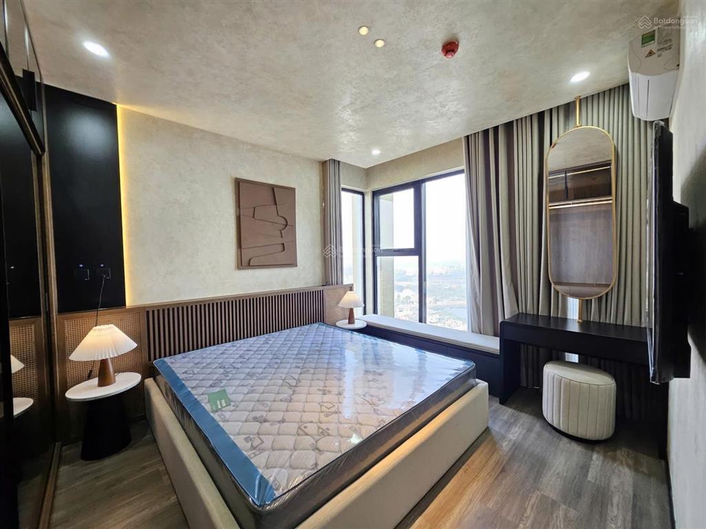 Tôi chính chủ cần bán 3pn kosmo tây hồ 95m2 view đẹp đông nam.